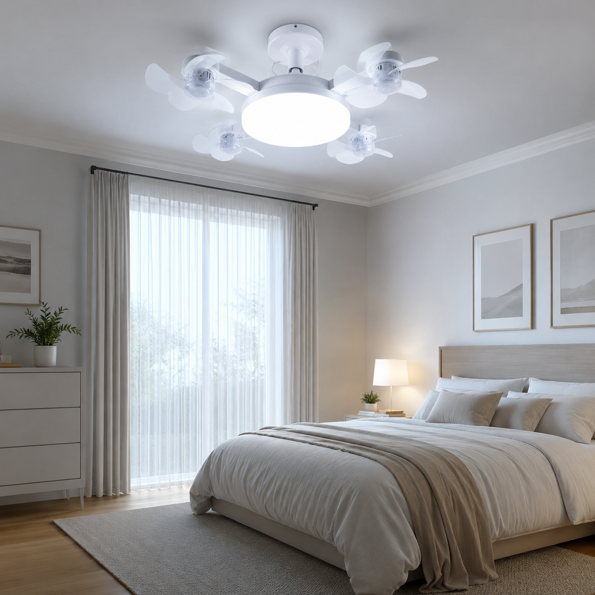 Deckenventilator mit LED-Licht in Kaltweiß sorgt für angenehme Beleuchtung und Luftzirkulation im Schlafzimmer.
