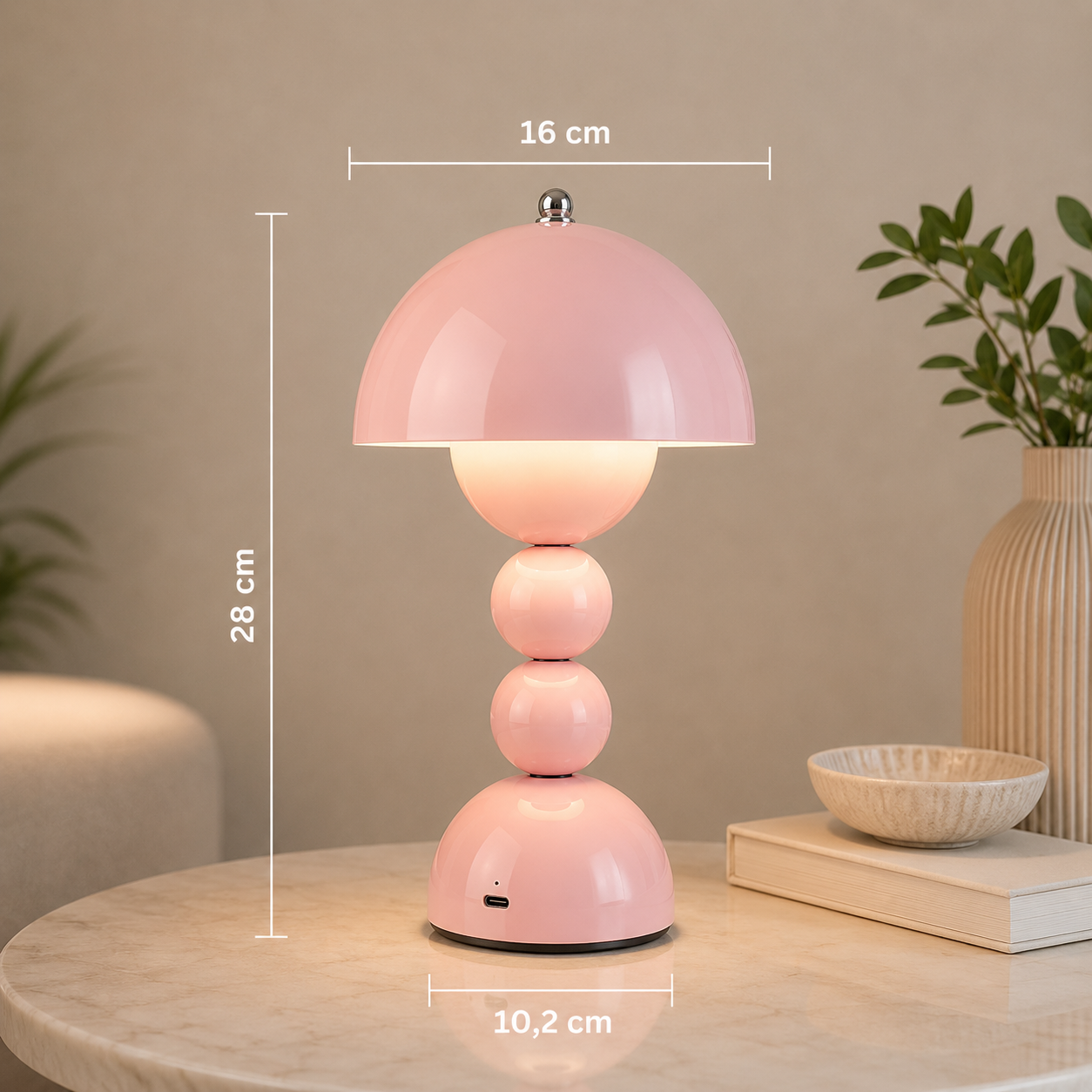 Pinke kabellose LED-Tischlampe mit kompakten Maßen von 28 cm Höhe, 16 cm Schirm und 10,2 cm Standfuß.
