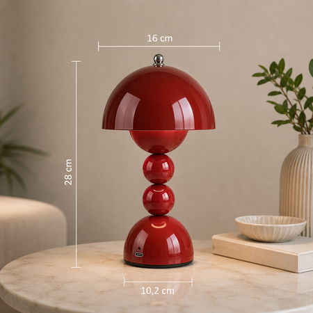 Rote LED-Tischlampe mit integriertem Akku, USB-C-Anschluss und Maßen 28 × 16 × 10,2 cm im skandinavischen Retro-Design.
