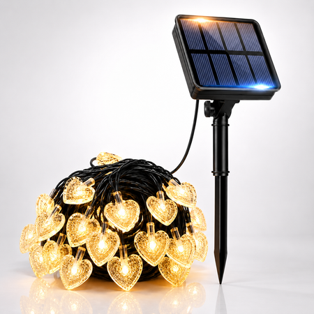 Solar Herz Lichterkette mit warmweißen LED-Herzen und Solarpanel für stimmungsvolle Außenbeleuchtung im Garten
